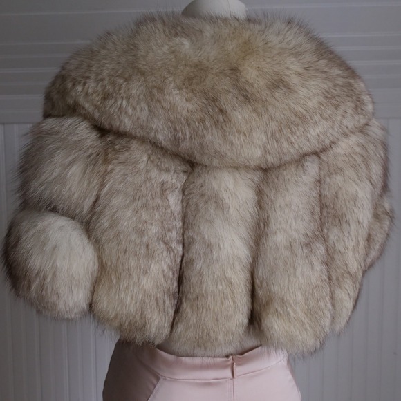 Vintage 1950s Vass & Sons fluffy fox fur cape - Picture 3 of 11